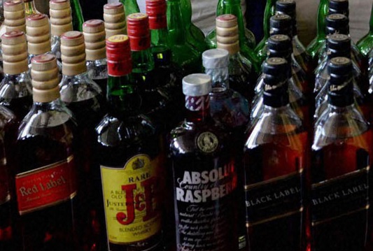 138 litres of liquor seized from train, accused missing