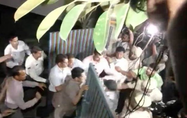 Clashes happening outside Chidambaram's house