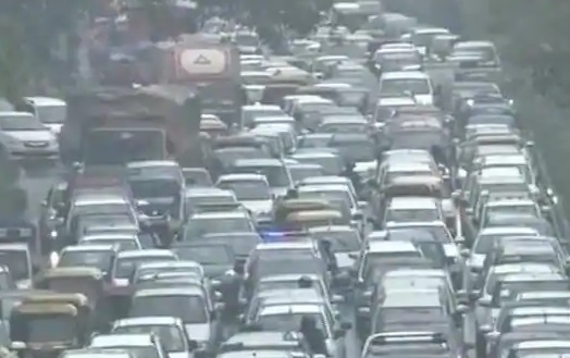 Traffic woes continue in Delhi amid farmers' protest