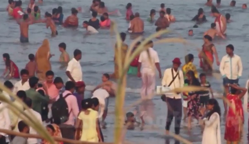 Chhath puja at Mumbai beach