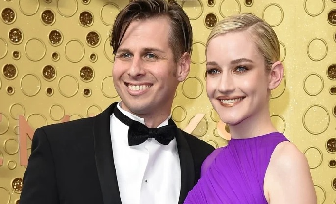 Julia Garner, Mark Foster get married