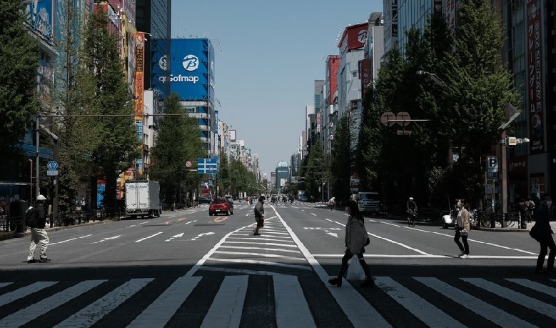 Japan's growth drops amid pandemic, worse times likely ahead